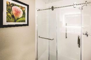 Room #17757020 at La Quinta Inn & Suites by Wyndham Milledgeville