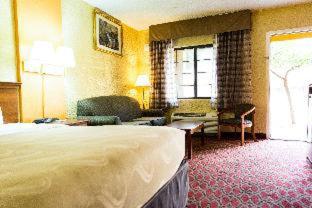 Room #7598624 at Quality Inn & Suites Goodyear - Phoenix West