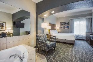 Room #7889914 at La Quinta Inn & Suites by Wyndham Manteca - Ripon