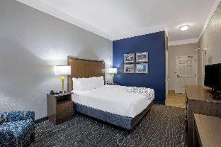 Room #7889919 at La Quinta Inn & Suites by Wyndham Manteca - Ripon
