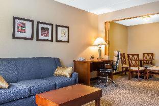 Room #5884618 at Comfort Suites Near Casinos Norwich-Uncasville CT