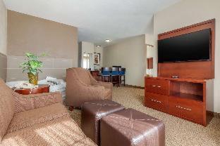 Room #25851813 at Comfort Suites Omaha East-Council Bluffs