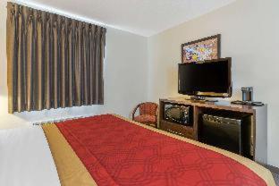 Room #48979708 at Econo Lodge Inn & Suites Des Moines Fairgrounds Area