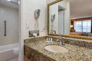 Room #29536628 at Quality Inn & Suites Palatka Riverfront