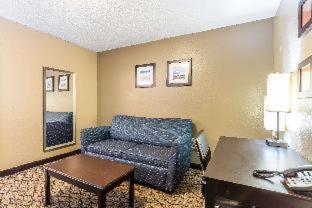 Room #27700408 at Comfort Inn & Suites Crystal Inn Sportsplex
