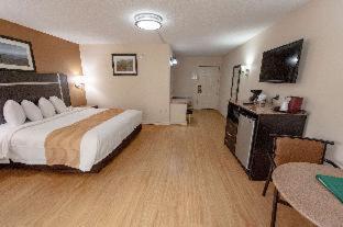 Room #26139530 at Quality Inn & Suites Gatlinburg North