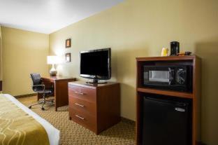 Room #28954918 at Comfort Inn & Suites Springfield I-44