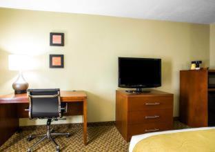 Room #28954918 at Comfort Inn & Suites Springfield I-44