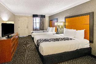 Room #46223107 at La Quinta Inn by Wyndham Santa Fe