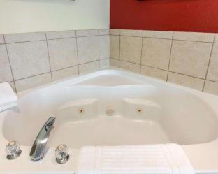 Room #32842410 at Comfort Suites Palm Desert I-10