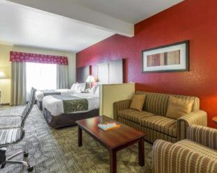 Room #32842412 at Comfort Suites Palm Desert I-10