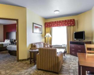 Room #32842412 at Comfort Suites Palm Desert I-10