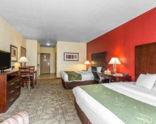 Room #32842414 at Comfort Suites Palm Desert I-10