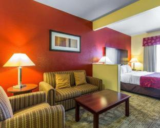 Room #32842413 at Comfort Suites Palm Desert I-10