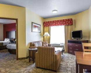 Room #32842416 at Comfort Suites Palm Desert I-10