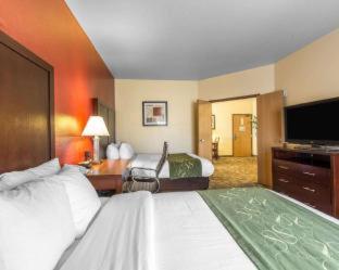 Room #32842416 at Comfort Suites Palm Desert I-10