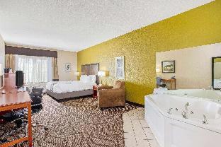 Room #46507910 at La Quinta Inn & Suites by Wyndham Corpus Christi Northwest