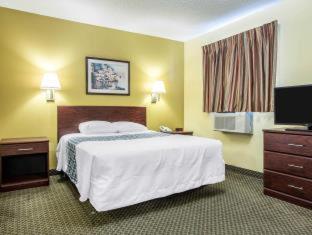 Room #49071216 at Suburban Studios Charlotte-Ballantyne