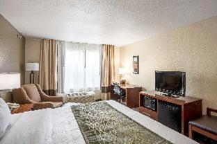 Room #40367956 at Comfort Inn & Suites Independence