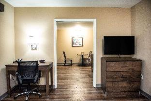 Room #49071214 at Suburban Studios Charlotte-Ballantyne