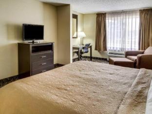 Room #45919210 at Quality Suites Baton Rouge East - Denham Springs