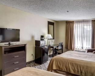 Room #45919209 at Quality Suites Baton Rouge East - Denham Springs