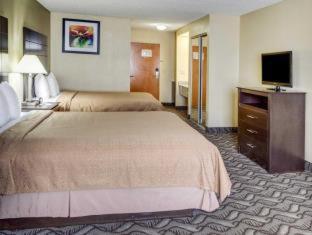 Room #45919211 at Quality Suites Baton Rouge East - Denham Springs
