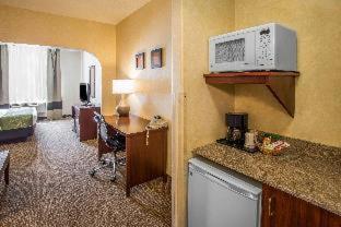 Room #45830507 at Comfort Suites Castle Rock - Denver South