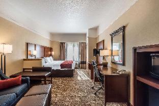Room #48933107 at Comfort Suites Longmont