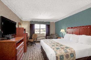 Room #18273422 at Red Lion Inn & Suites Houston IAH Airport