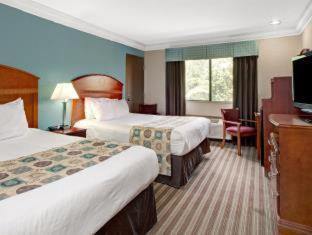 Room #18273419 at Red Lion Inn & Suites Houston IAH Airport