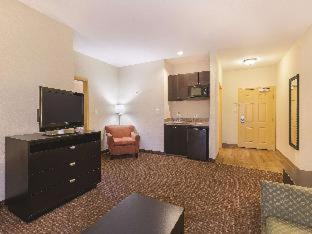 Room #45971909 at La Quinta Inn & Suites by Wyndham Houston East at Normandy