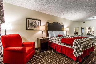 Room #49020217 at Evangeline Downs Hotel, Ascend Hotel Collection