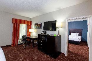 Room #45971930 at La Quinta Inn & Suites by Wyndham Houston East at Normandy