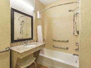 Room #45971910 at La Quinta Inn & Suites by Wyndham Houston East at Normandy