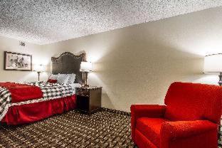 Room #49020218 at Evangeline Downs Hotel, Ascend Hotel Collection