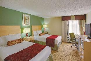 Room #46566110 at La Quinta Inn & Suites by Wyndham Roanoke Salem