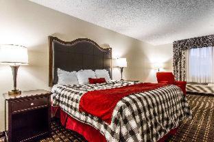 Room #49020218 at Evangeline Downs Hotel, Ascend Hotel Collection