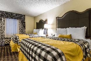 Room #49020220 at Evangeline Downs Hotel, Ascend Hotel Collection