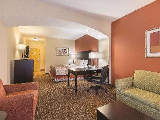 Room #45971914 at La Quinta Inn & Suites by Wyndham Houston East at Normandy