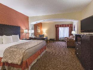 Room #45971915 at La Quinta Inn & Suites by Wyndham Houston East at Normandy
