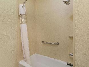 Room #45971929 at La Quinta Inn & Suites by Wyndham Houston East at Normandy