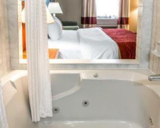 Room #49103208 at Quality Inn