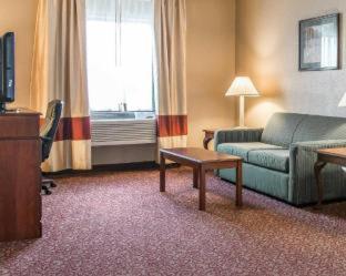 Room #49103208 at Quality Inn