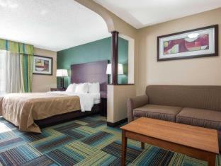 Room #49042909 at Quality Inn & Suites Arnold - St Louis