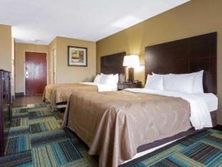 Room #49042911 at Quality Inn & Suites Arnold - St Louis