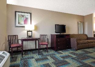 Room #49042912 at Quality Inn & Suites Arnold - St Louis