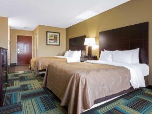 Room #49042912 at Quality Inn & Suites Arnold - St Louis
