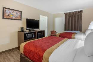 Room #48979710 at Econo Lodge Inn & Suites Des Moines Fairgrounds Area