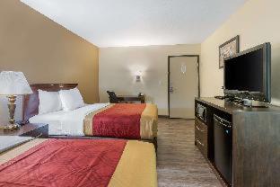 Room #48979710 at Econo Lodge Inn & Suites Des Moines Fairgrounds Area